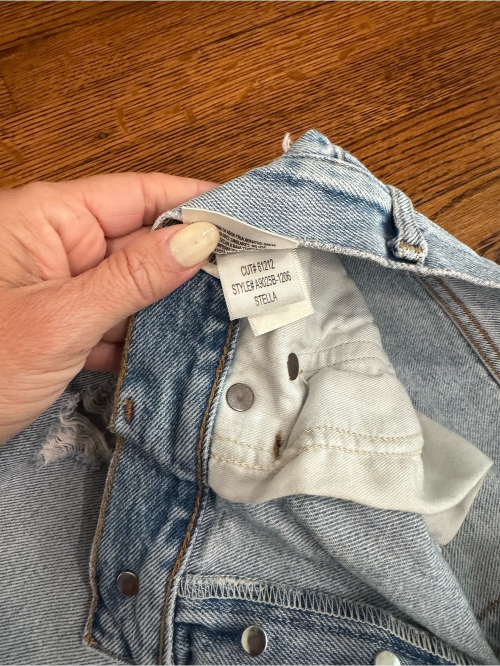 Light Blue Distressed Denim Shorts AGOLDE Stella - Picture 3 of 5